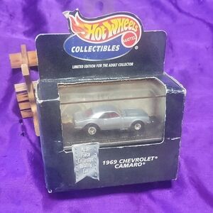 Hot Wheels 1969 Chevrolet Camaro Z28 Diecast Car